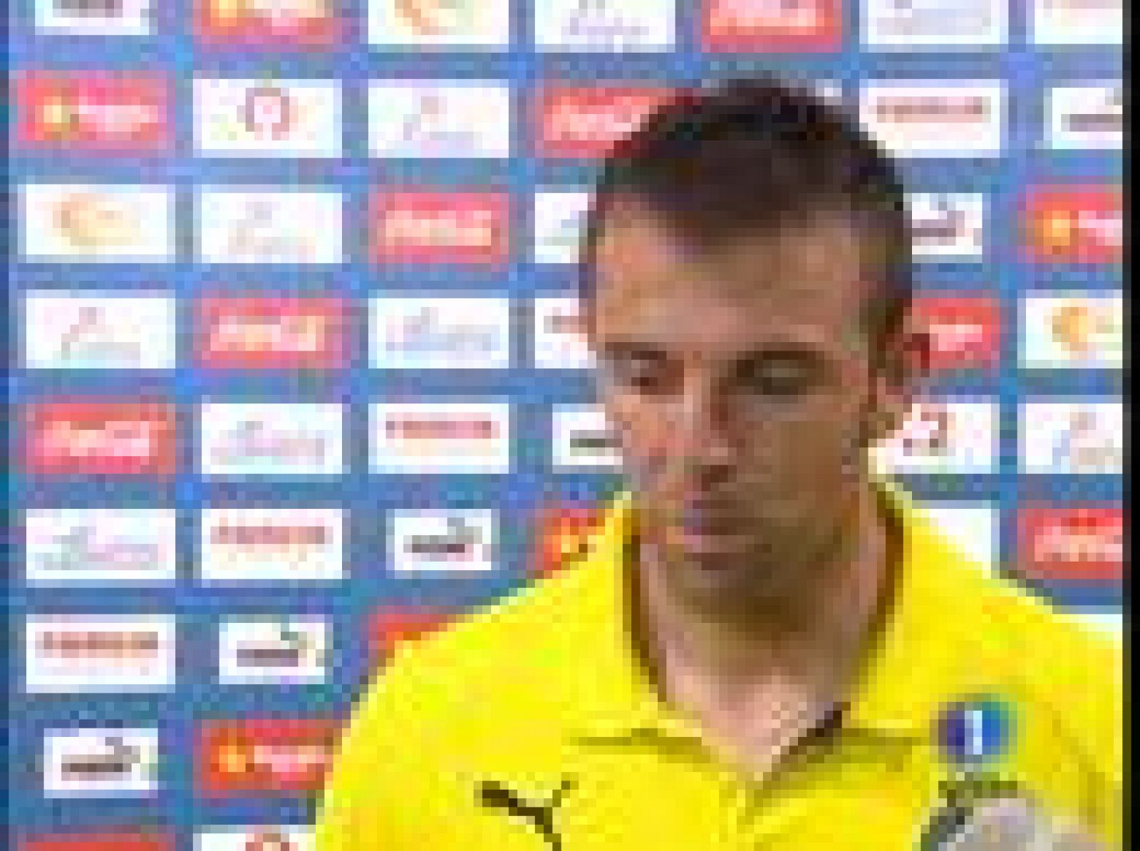 El Villarreal dejó sentenciado su pase a la fase de grupos de la Europa League tras golear en El Madrigal al débil Dnepr Mogilev bielorruso (5-0), un equipo semidesconocido, impotente para frenar el aluvión de fútbol que se le vino encima, rubricado