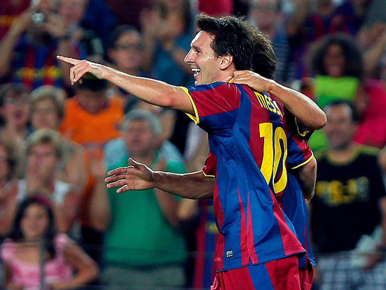 Segundo gol culé a cargo de Messi que se plantó sólo delante de Palop gracias a un pase magistral de Xavi.