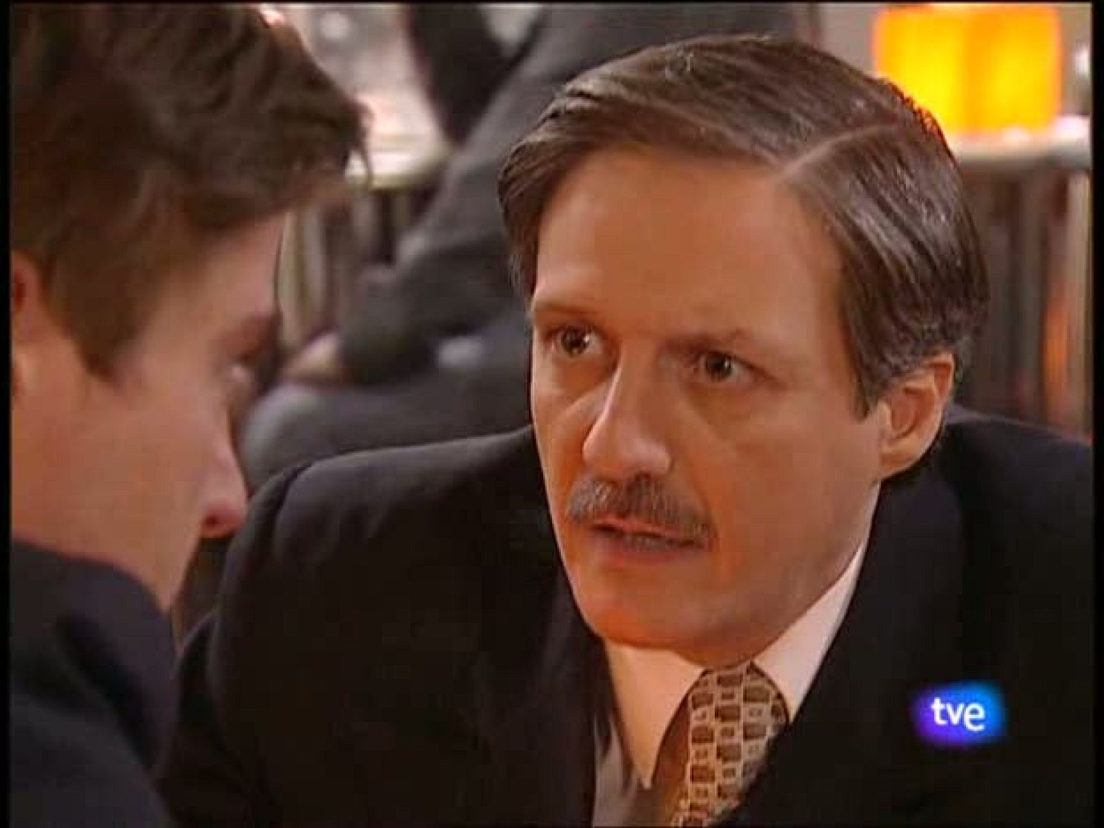 Amar en tiempos revueltos - Cap. 247