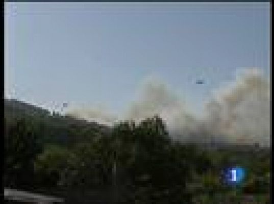 En activo el incendio de Ibiza