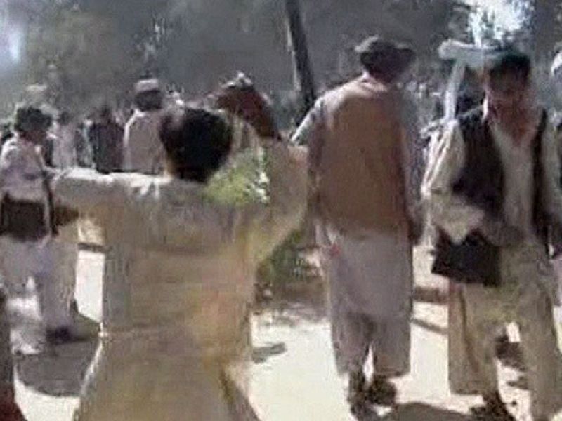  Dos guardias civiles destinados en Afganistán, así como su intérprete también español, han fallecido tiroteados por un chófer de la Policía que se habría infiltrado en la base de la OTAN en la provincia de Badghis