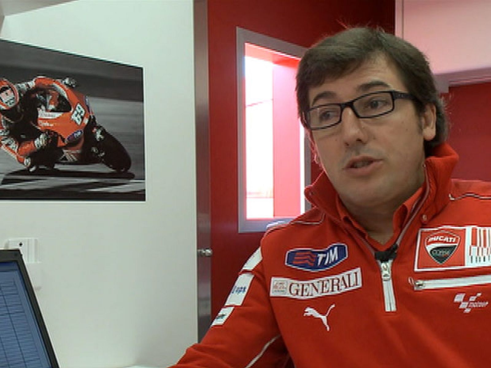 Conoce al jefe mecánico de Nicky Hayden, el español Juan Martínez.