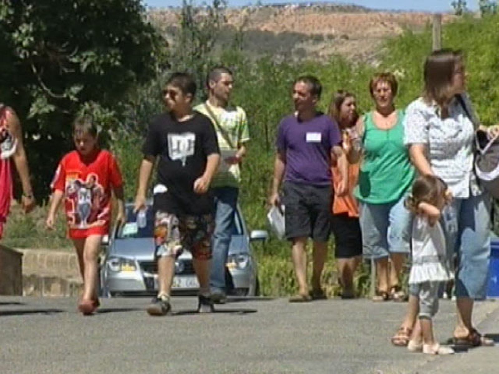 En Castelnou, Teruel, el ayuntamiento quiere repoblar el pueblo con familias | Ver