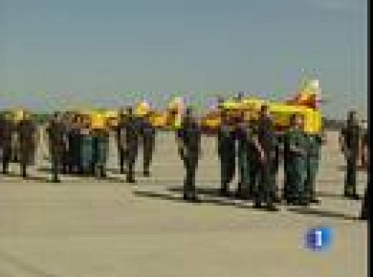  - Llegan los féretros a España