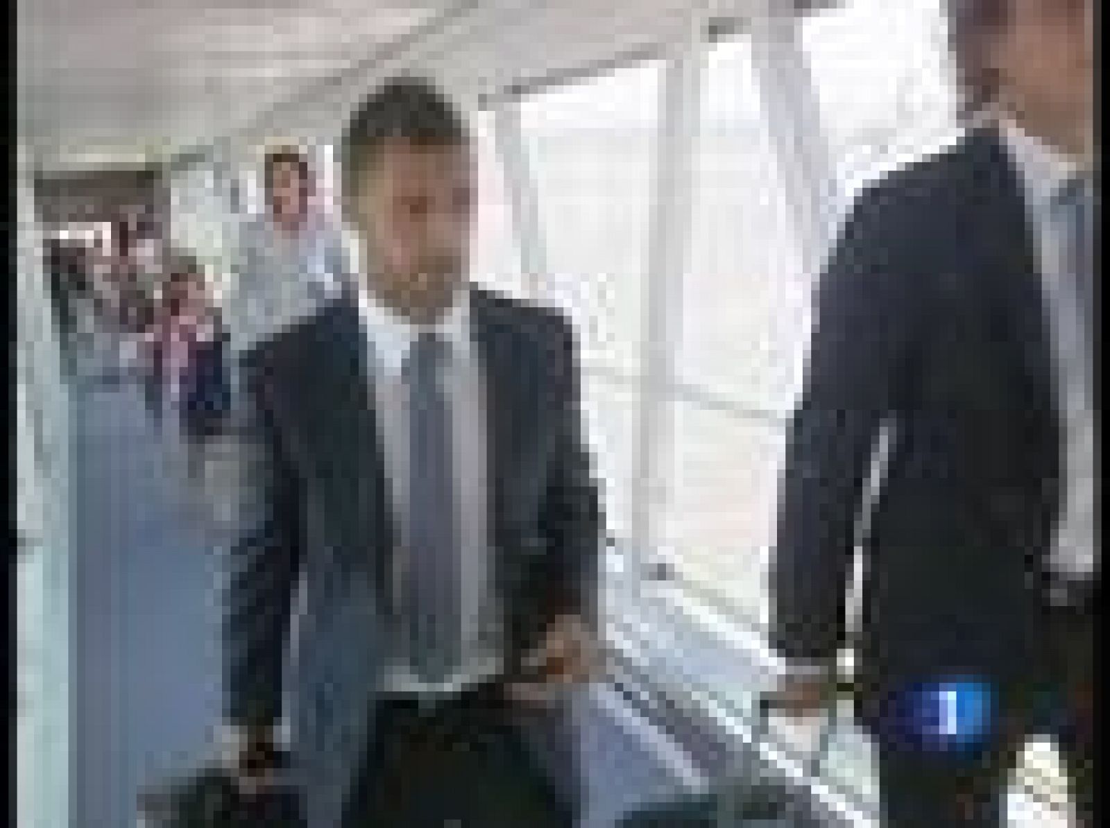 Forlán huye de los halagos - Champions League | Ver