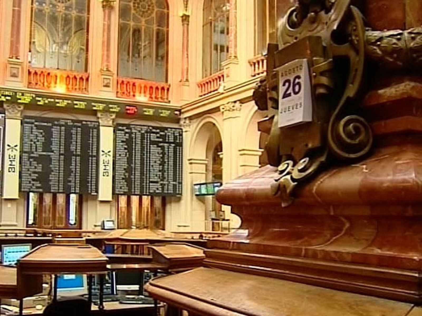 El selectivo ha logrado cerrar en los 10.004,40 puntos. Las pérdidas anuales han caído hasta el 16,21%.