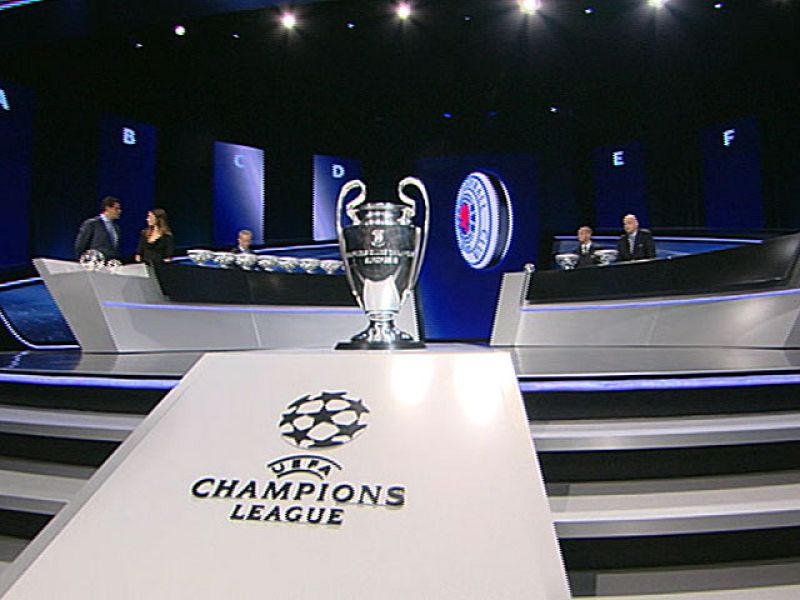 El Barcelona ha tenido suerte en el sorteo de la fase de grupos de la Champions y se enfrentará al Panathinaikos, Copenague y Rubin Kazan. Por su parte el Real Madrid lo tendrá más complicado, ya que se enfrentará a Ajax, Milan y Auxerre, mientras qu