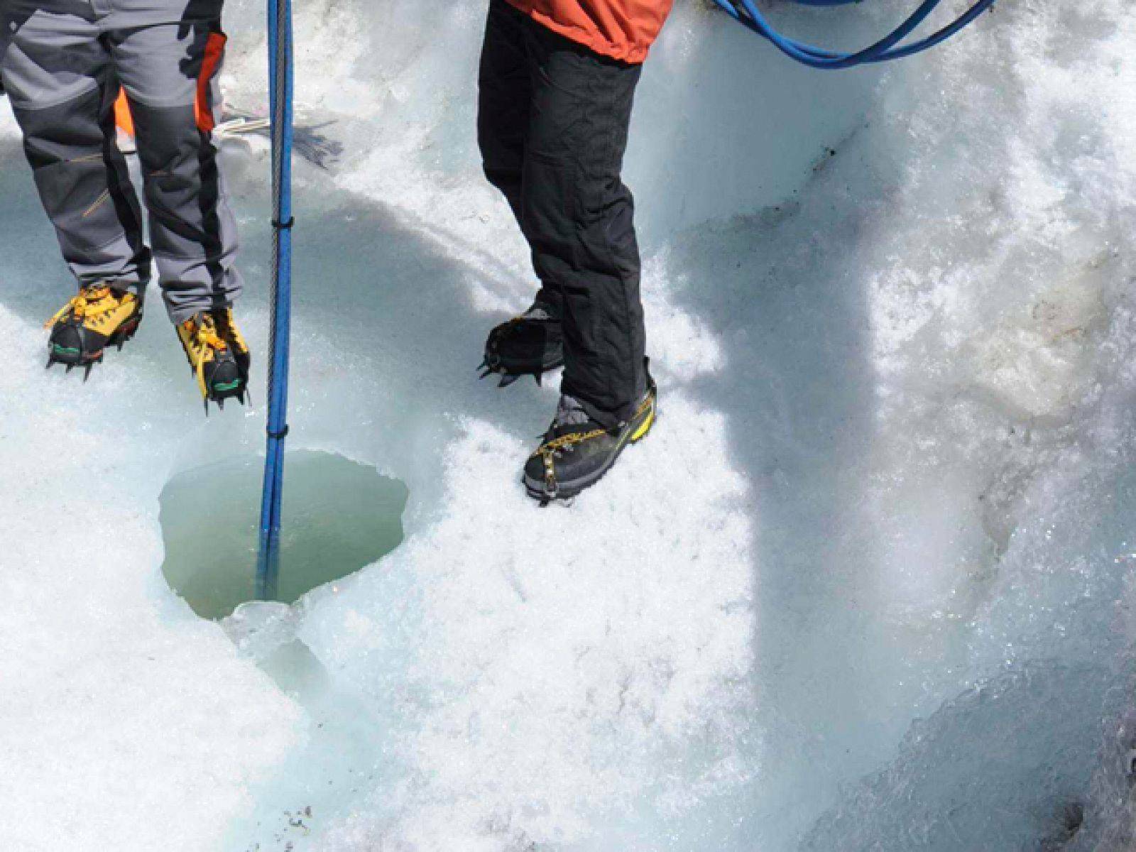 El Mont Blanc vuelve a estar lleno de agua | Ver