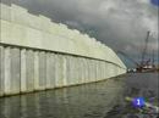  - Un nuevo dique rodea Nueva Orleans