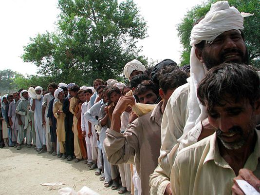 - Siguen las inundaciones en Pakistán