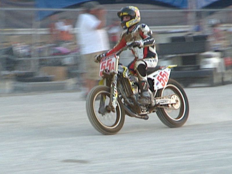 El piloto de Moto2 Kenny Noyes muestra cómo son las carreras de 'dirt track' en Indianápolis, en las que él ha competido.