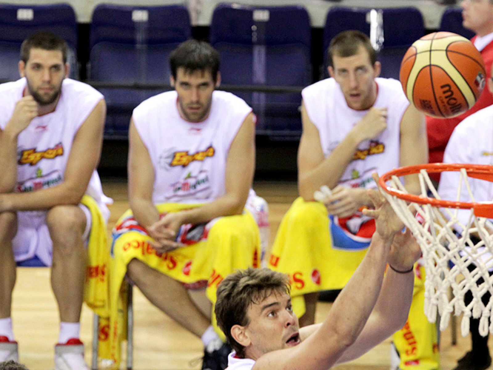 El día de descanso de la selección española de baloncesto antes de enfrentarse a Lituania este martes, ha estado marcado por la reflexión.