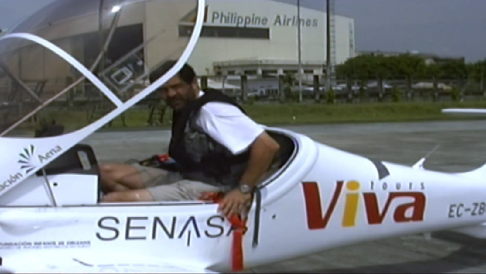 Al filo de lo imposible - Volando hacia el amanecer - Al filo de lo imposible | Ver