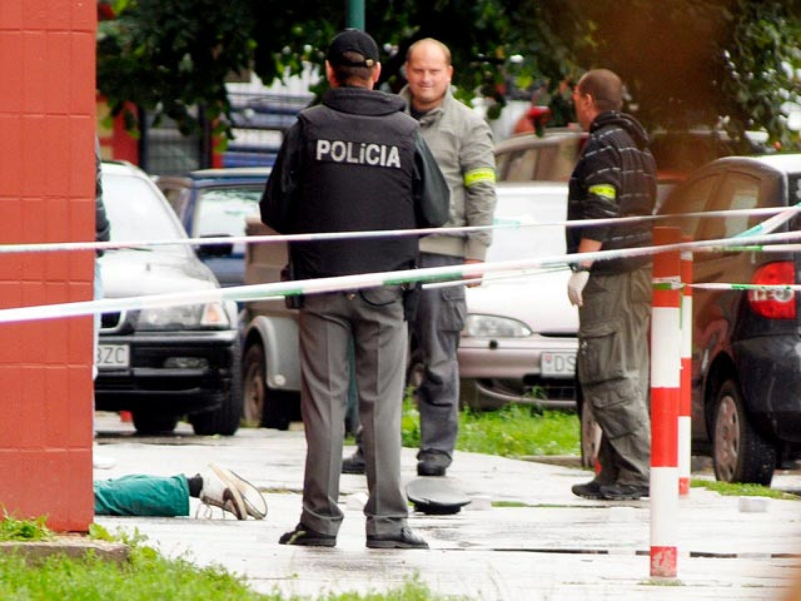 Un hombre mata a tiros a siete personas y luego se suicida en Eslovaquia | Ver