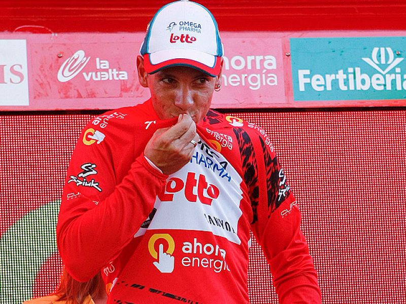 El ciclista belga Philippe Gilbert (Omega Pharma-Lotto) se ha  adjudicado en solitario la tercera etapa de la 75 edición de la Vuelta a España, celebrada entre las ciudades de Marbella y Málaga, sobre 157,3 kilómetros, y tras la que desbanca en el li