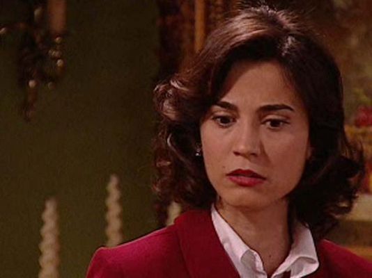 Amar en tiempos revueltos - Cristina, detenida