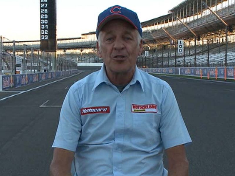 El comentarista de TVE Dennis Noyes explica por qué en Estados Unidos existe la tradición de que los circuitos de velocidad sean ovalados.