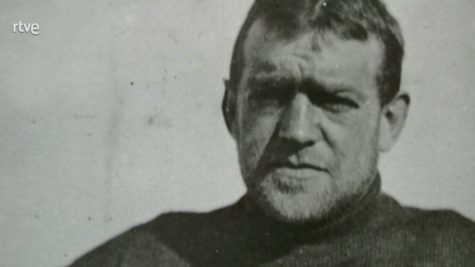 Al filo de lo imposible - Resistir. Un relato de la gran aventura de Ernest Shackleton - Al filo de lo imposible | Ver