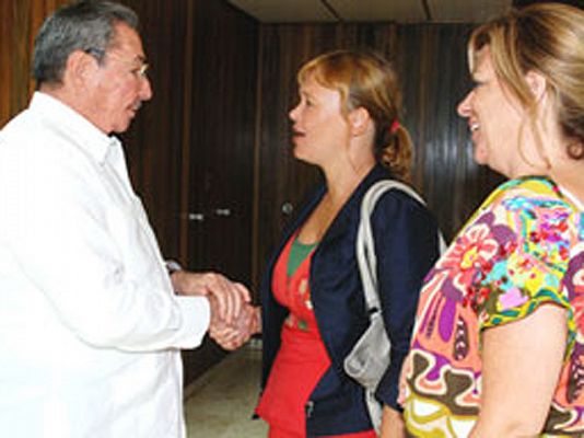  - Pajín y Valenciano concluyen su viaje a Cuba reuniéndose con Raúl Castro