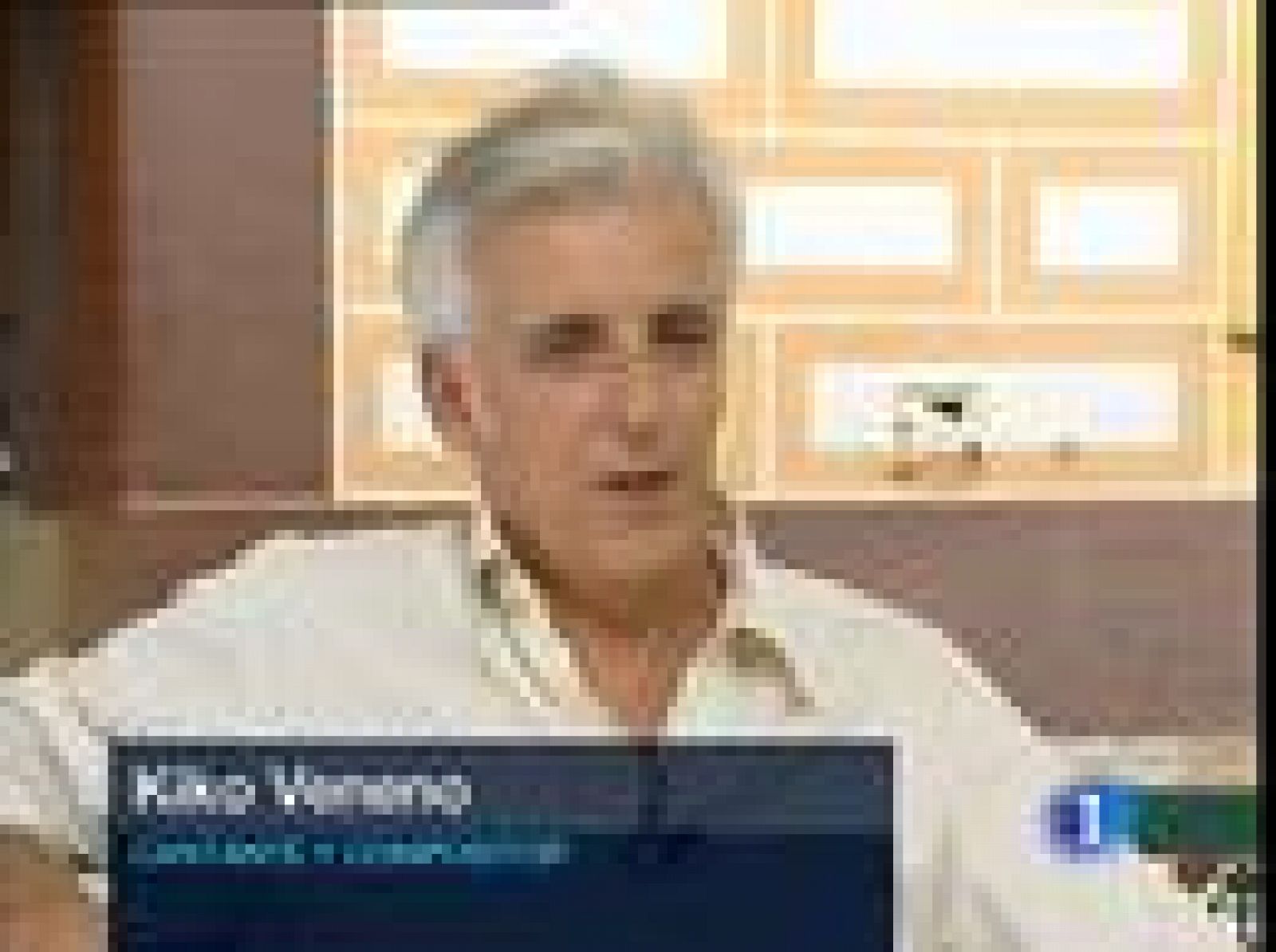   Kiko Veneno presenta 'Dice la gente' en el Telediario de TVE. Veneno asegura que "pesco entre la corriente" las cosas que dice la gente. 
