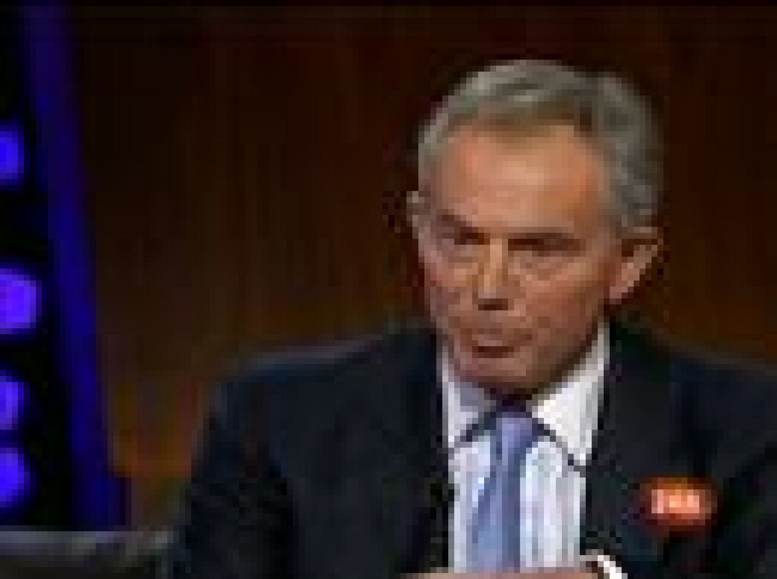 Sin programa: Atacan a Tony Blair con huevos  | RTVE Play