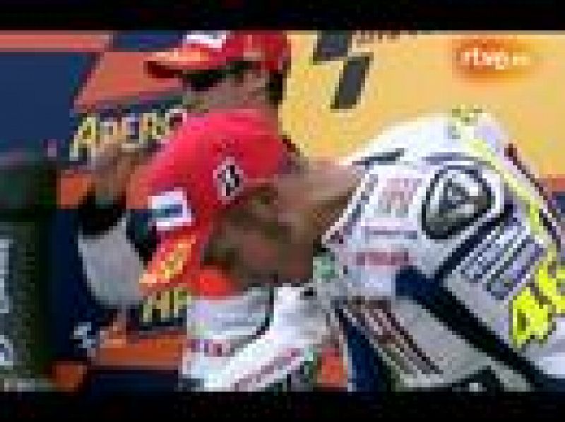 El podio de la carrera de MotoGP se ha visto ensombrecido por la noticia de la muerte de Tomizawa.