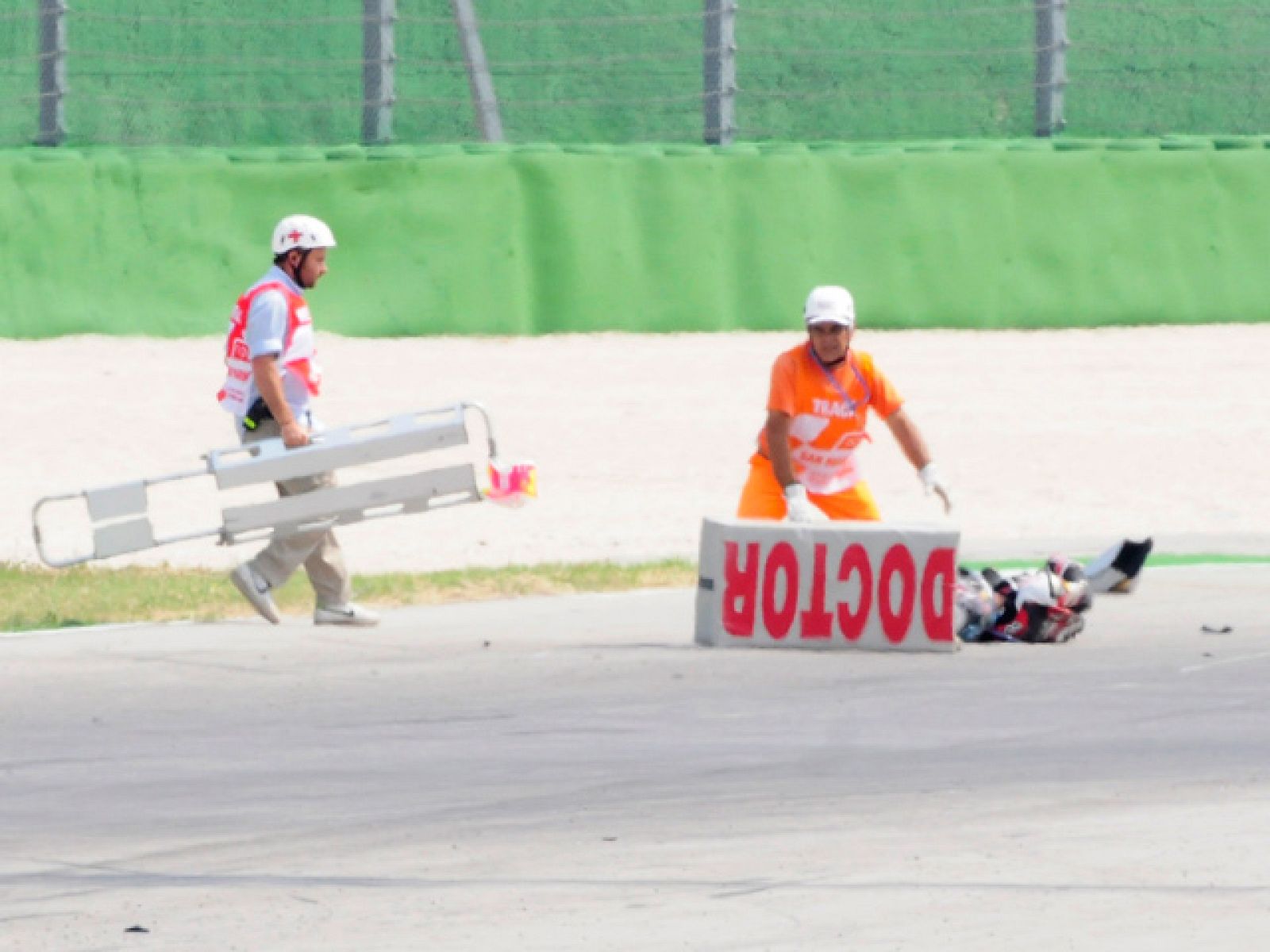 La muerte del piloto japonés Shoya Tomizawa ha supuesto un duro revés para el Mundial de Moto2.