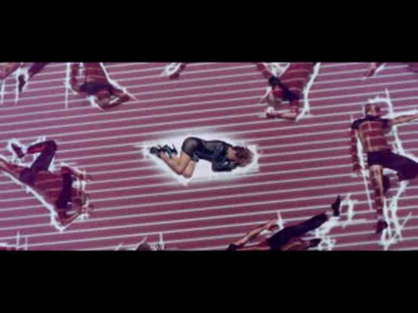 Videoclip de 'Get out my way' de Kylie Minogue