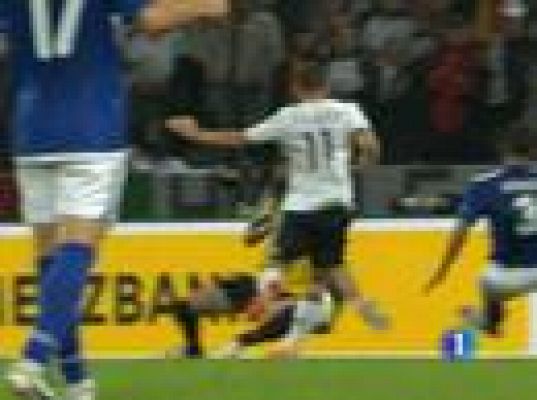  - Quieroz queda al borde del abismo