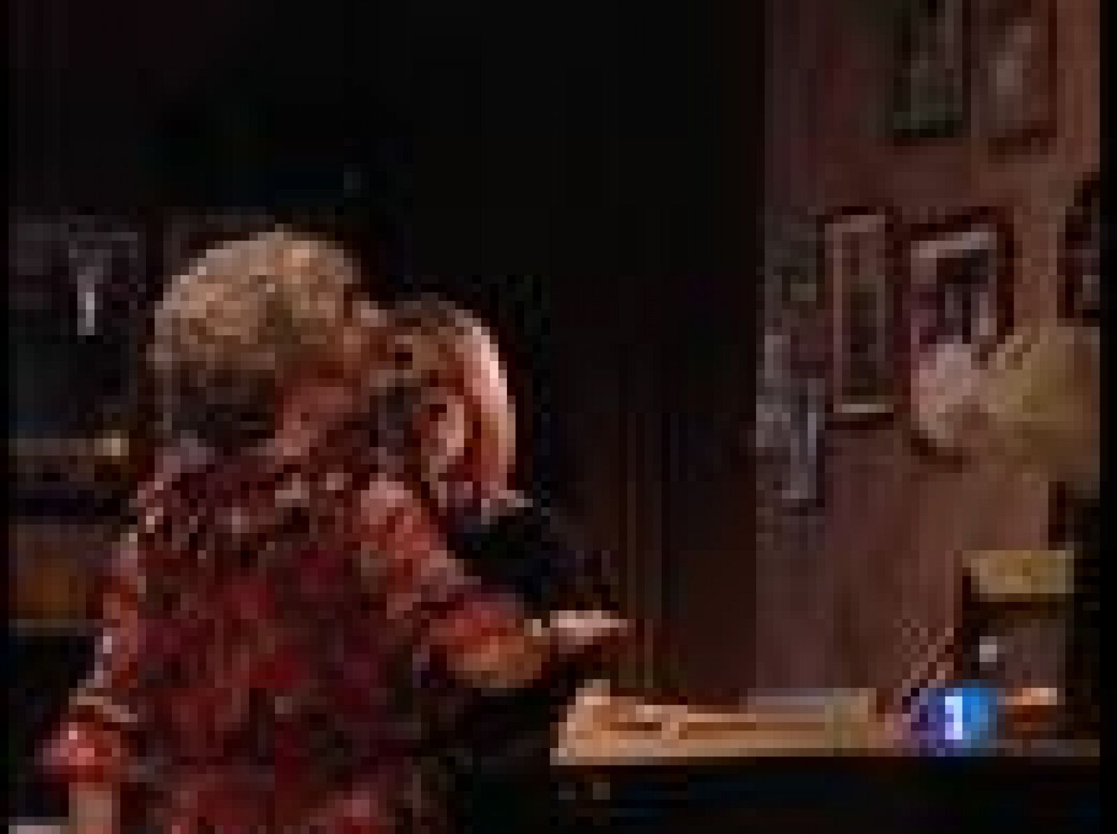 Concha Velasco protagoniza en el teatro "La vida por delante" | Ver