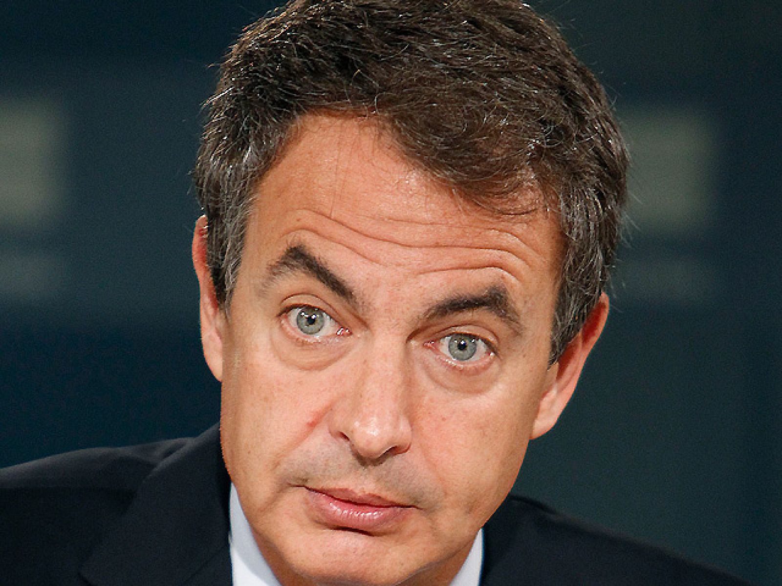 Zapatero no contempla una remodelación de Gobierno y no se fía de ETA | Ver