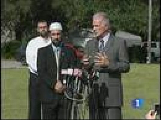  - El mundo, pendiente de Terry Jones