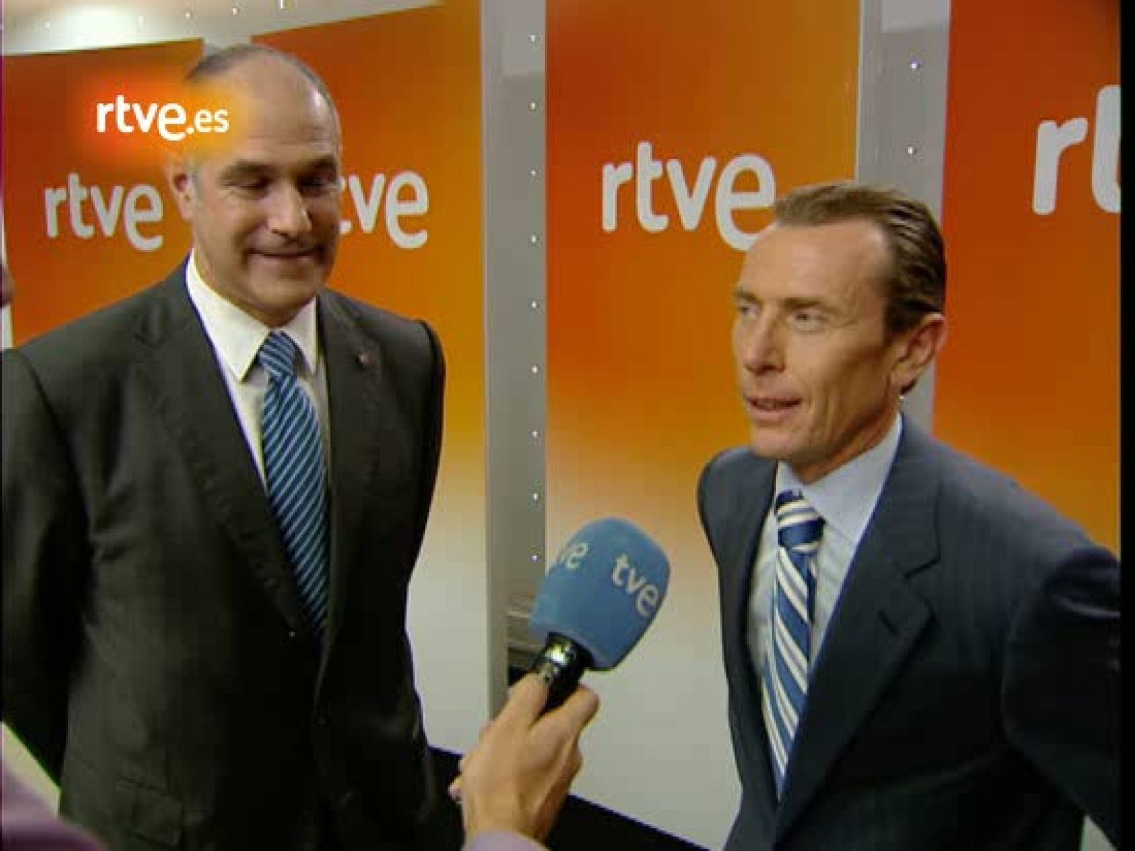 Andoni Zubizarreta y Emilio Butragueño mantienen una buena relación a pesar de defender la camiseta del Barça y del Madrid en su etapa profesional y, actualmente, desde los despachos.