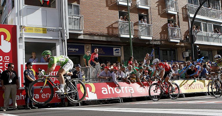 Vuelta ciclista a España - Cavendish gana haciendo caballitos