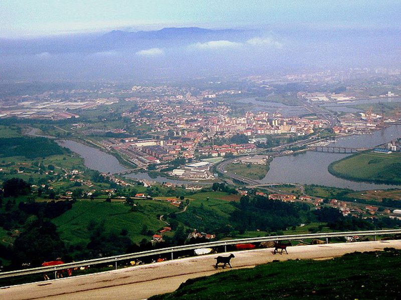 El pelotón afronta el primero de los tres grandes días de montaña camino de Santander. Peña Cabarga será la primera pared en la que se librará la batalla entre los favoritos. Igor Antón espera el ataque de Mosquera y el suyo propio.