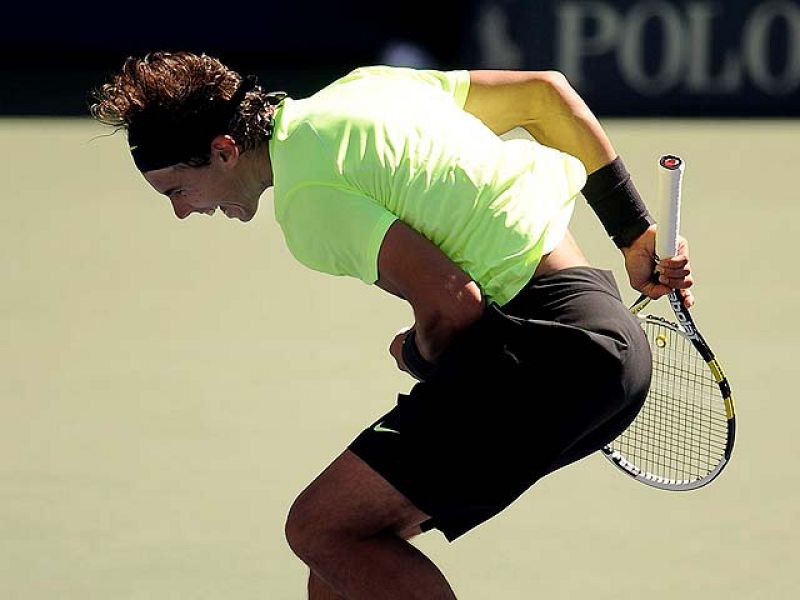  Rafa Nadal podría ser el tenista más joven de la historia en conseguir los 4 'grandes' del Grand Slam si logra ganar al serbio Djokovic en la final de esta edición US Open 2010.