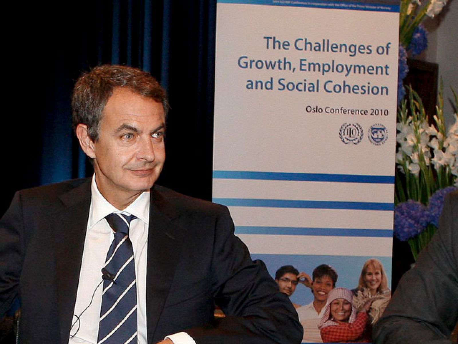 Zapatero ha expuesto la idea del Ejecutivo español de potenciar las políticas de formación de empleo para parados