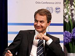 Zapatero aboga por no reducir el gasto social, sino aumentar su calidad