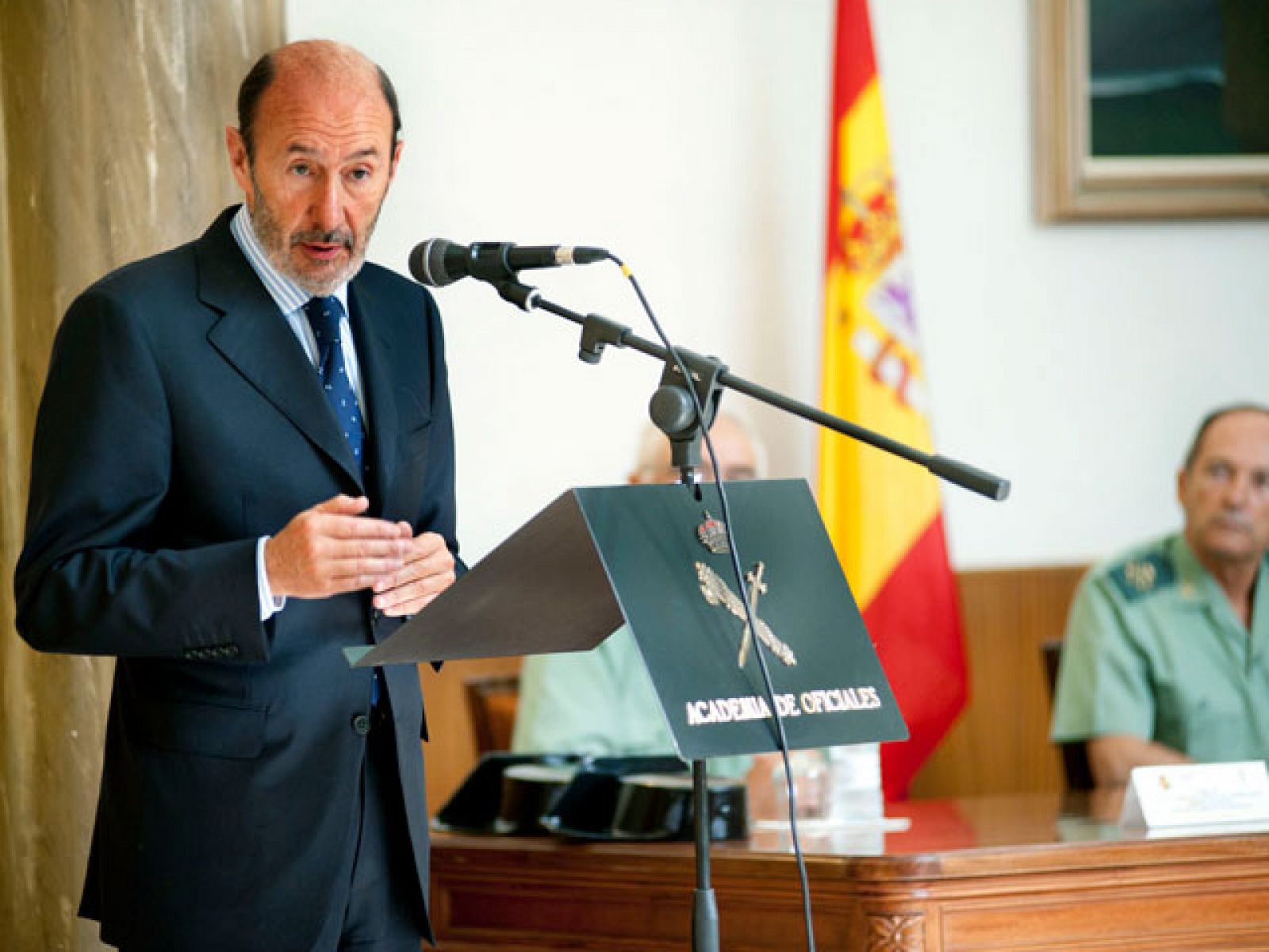 Felicitación de Rubalcaba a la Guardia Civil