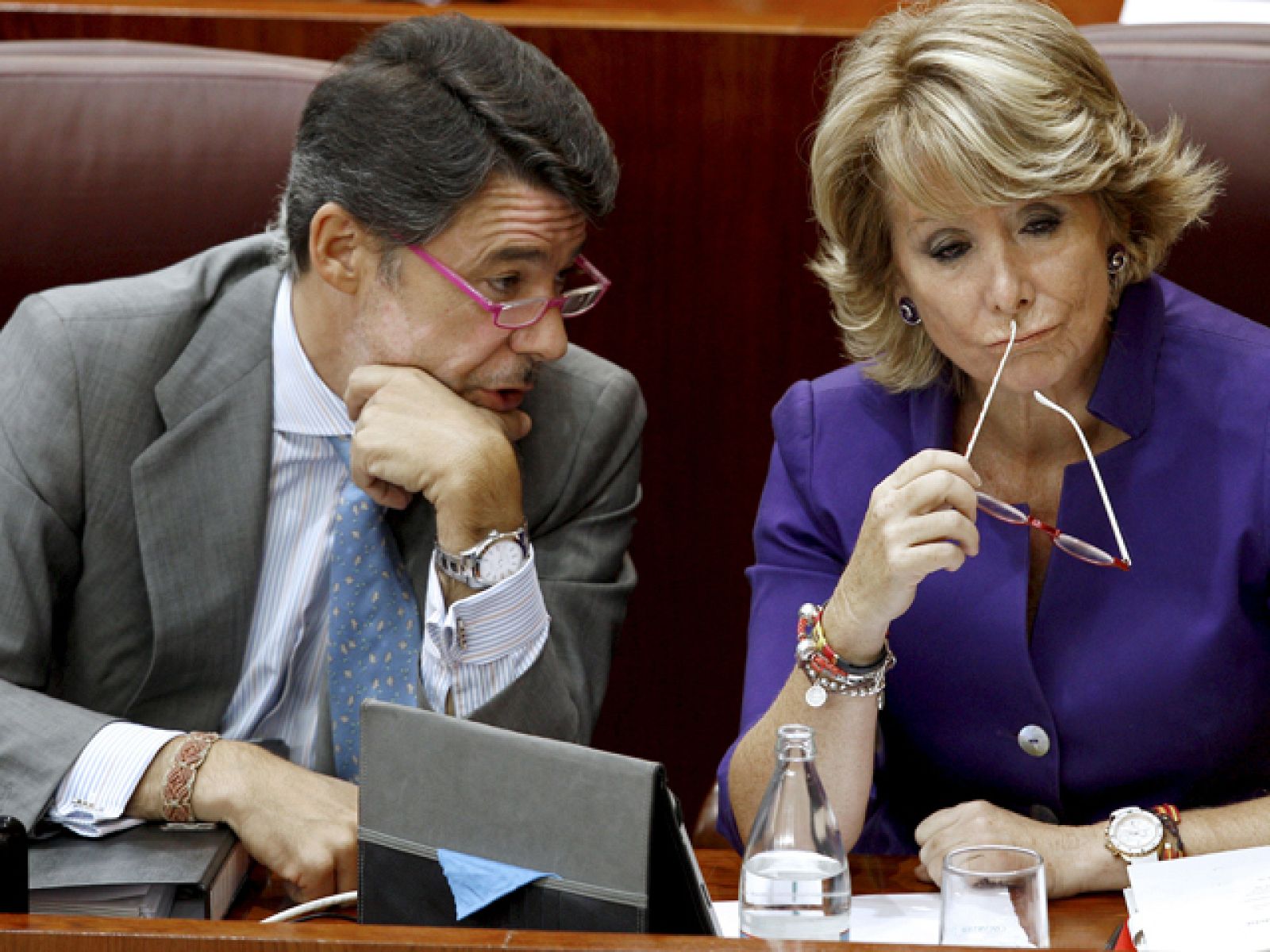 Esperanza Aguirre plantea reducir en más de la mitad el número de liberados sindicales | Ver