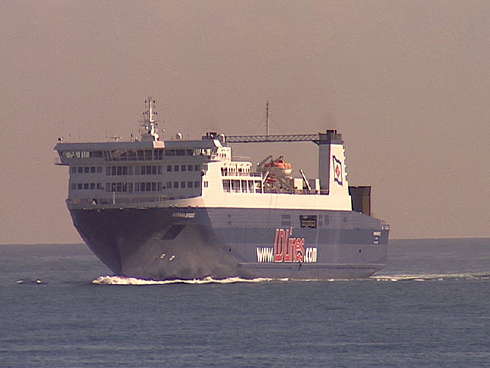 Parte de Gijón y termina en Nantes. Un buque realiza el servicio y se pretende que transporte 35.000 vehículos en su primer año de funcionamiento.