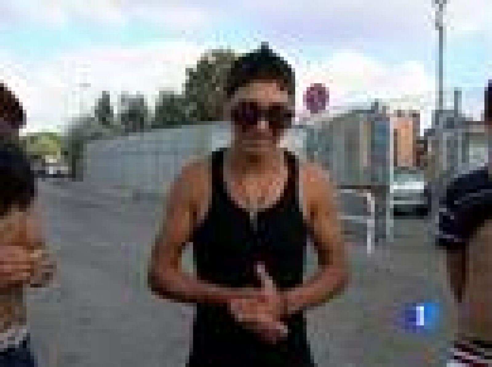 Francia encuentra apoyo en el Gobierno de Berlusconi en su política frente a los gitanos | Ver