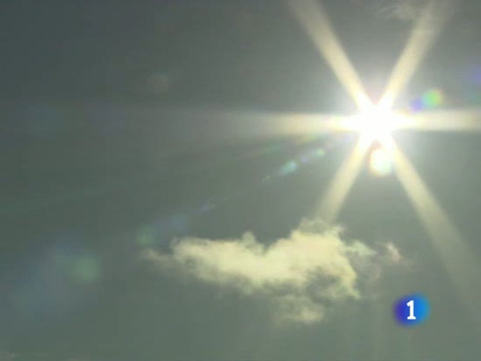 Mirando al cielo en Piedrahita - Vuelta ciclista a España | Ver