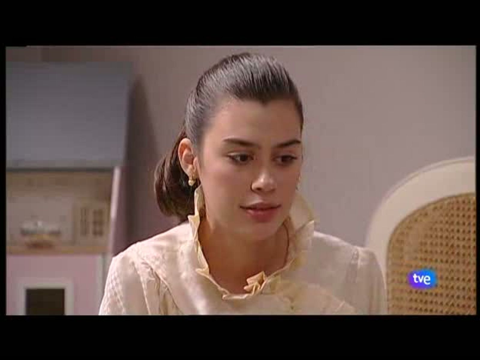 Amar en tiempos revueltos - Cap. 10