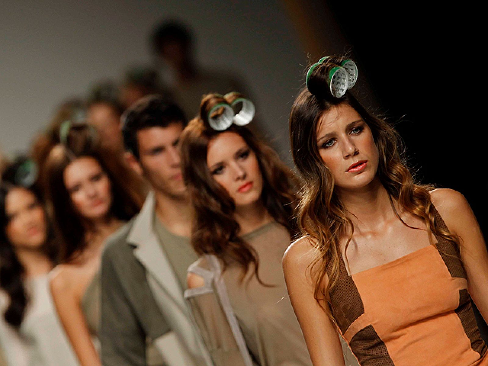 Vestidos infantiles y sofisticados corsés en la jornada más joven de Cibeles