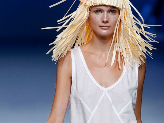  - Desfile de Carlos Díez , "Calipso"