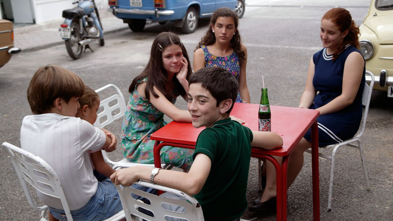 Cuéntame cómo pasó - T8 - Episodio 4: Mucho calor, muchas risitas y un ataque de flebitis - Ver ahora