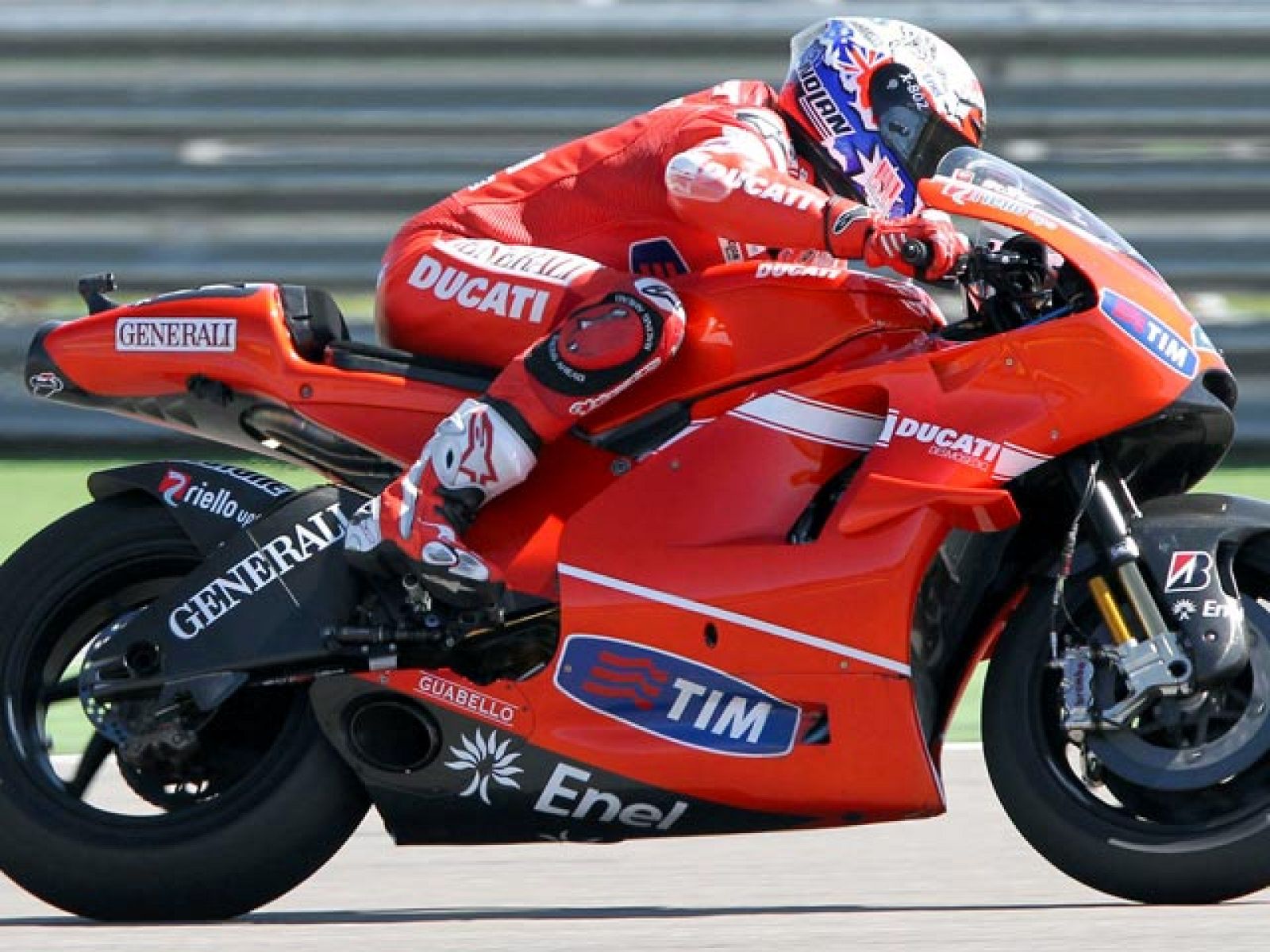 Stoner pudo con Pedrosa