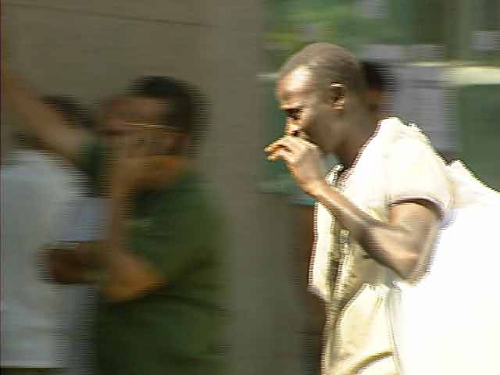 El Programa de retorno voluntario de inmigrantes por debajo de sus previsiones | Ver