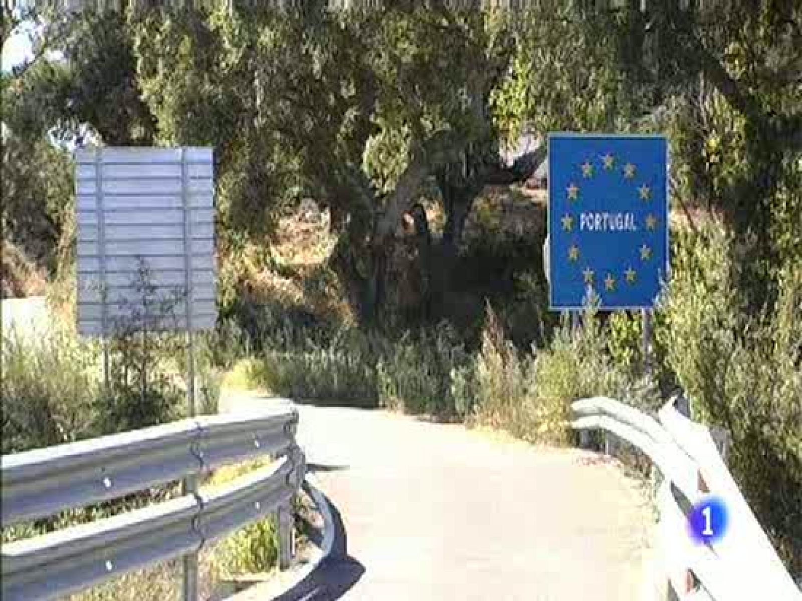 Comando Actualidad - Un pie en España y otro en Portugal - Comando Actualidad | Ver